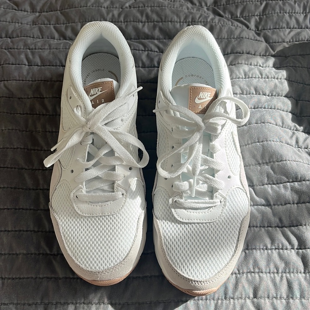 Women’s Nike Air Sneakers size 8